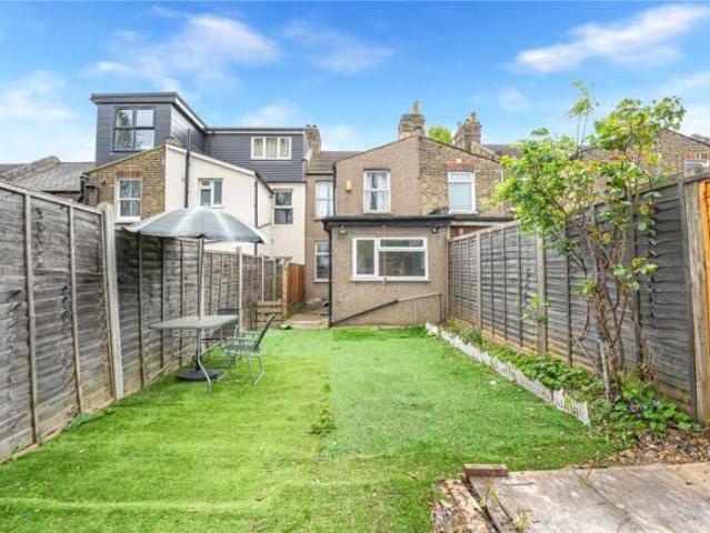 Cottage for rent in Walthamstow, Greater London