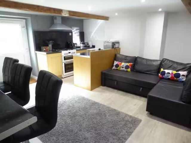 House for rent in Huddersfield, Kirklees