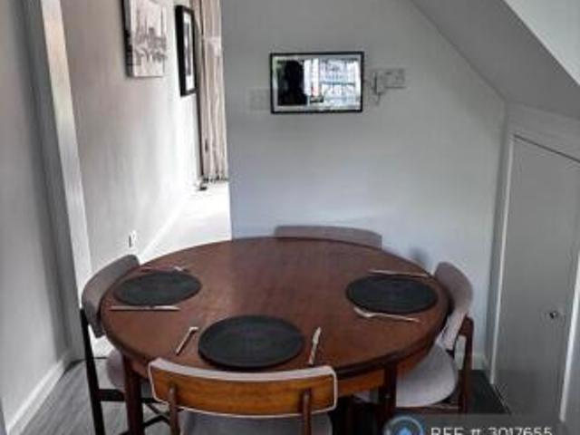 Cottage for rent in Cat Hill, England