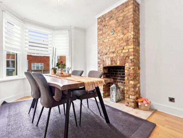 Cottage for rent in Cat Hill