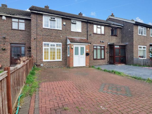 Terraced House for rent