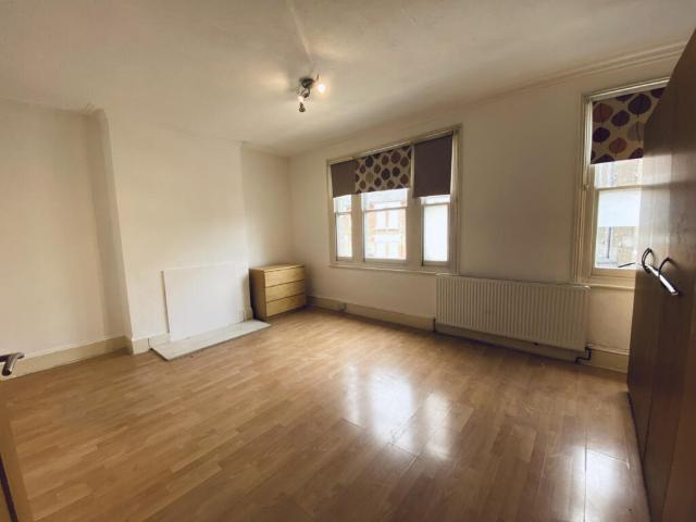 Terraced House for rent