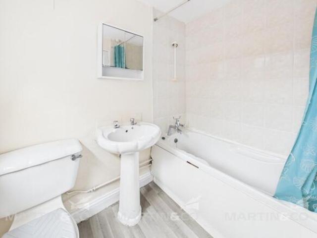 Cottage for rent in Balby, Doncaster