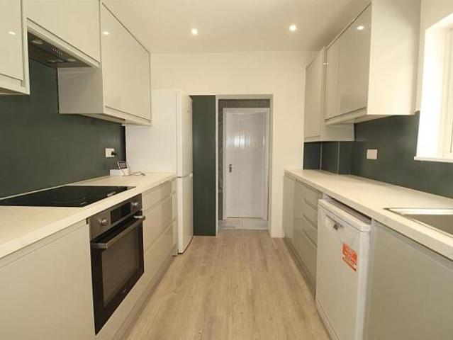 Cottage for rent in Enfield, Greater London