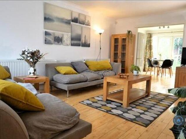 House for rent in Surrey