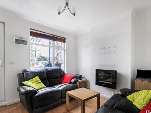 House for rent in Surrey