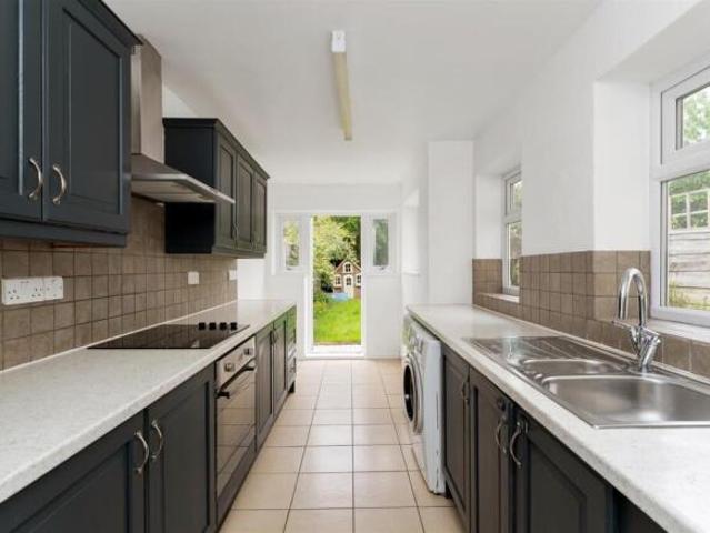 Cottage for rent in Wanstead, Greater London