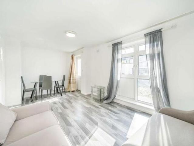 Cottage for rent in Tooting Graveney, Greater London