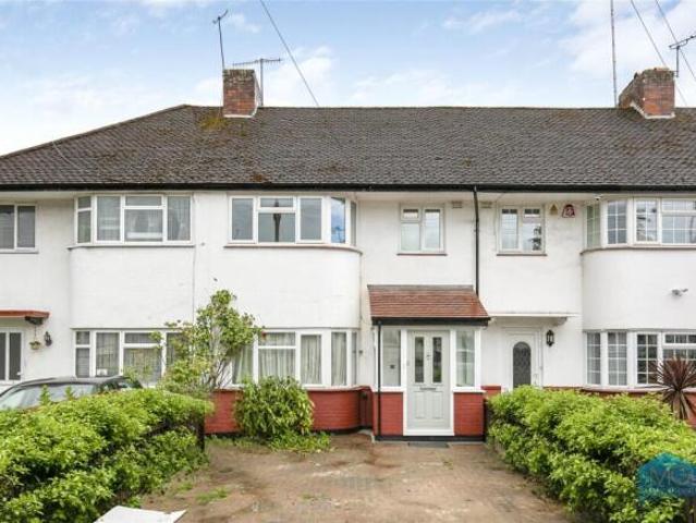Cottage for rent in Cat Hill, England