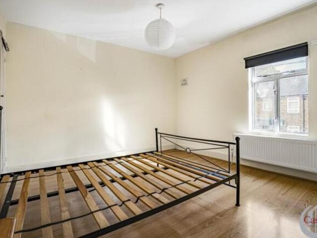 Cottage for rent in Tottenham, Greater London