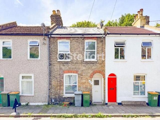 Cottage for rent in Cat Hill