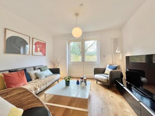 Cottage for rent in Reddish, Greater Manchester