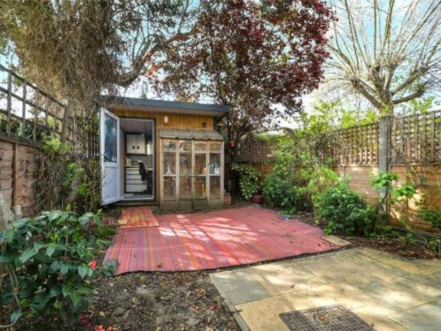 Cottage for rent in Cat Hill