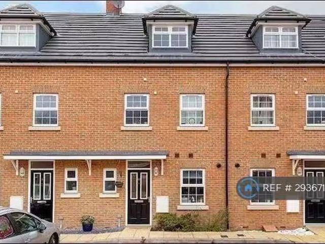 House for rent in Five Acres, Hertfordshire