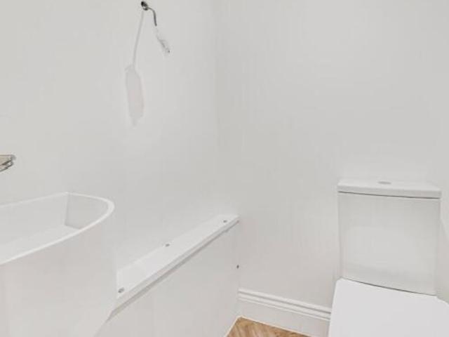 Cottage for rent in Cat Hill
