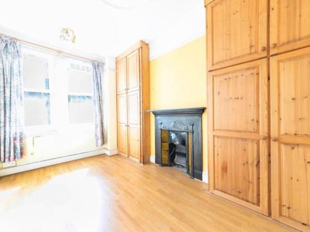 Cottage for rent in Cat Hill
