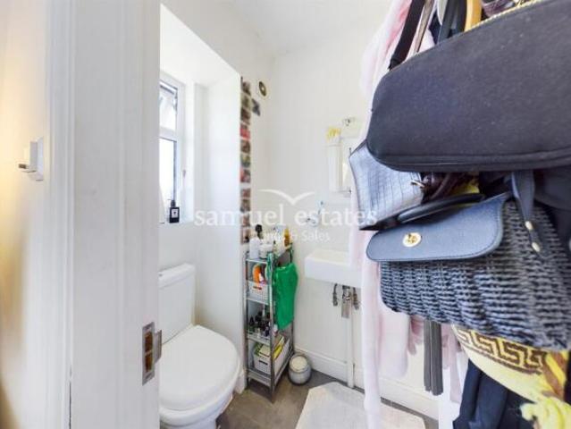 Cottage for rent in Tooting Graveney, Greater London