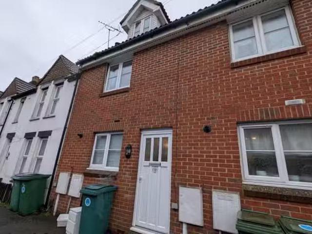 House for rent in London Borough of Merton, Merton Park