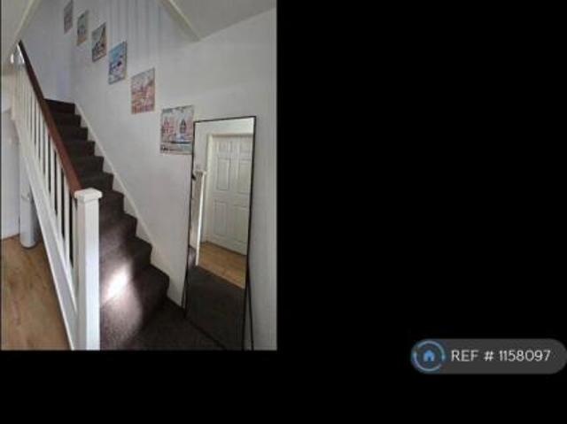 Cottage for rent in Cat Hill, England
