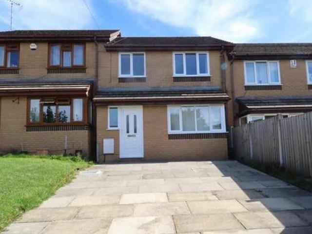 House for rent in Whitfield, Charlesworth