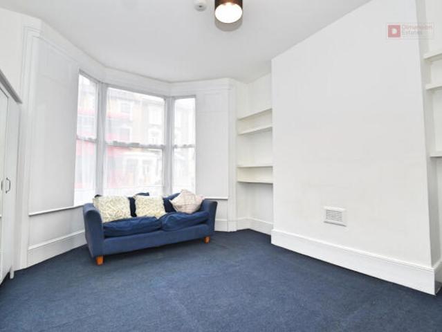 Cottage for rent in Cat Hill