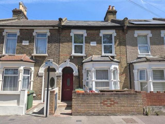 Cottage for rent in Cat Hill