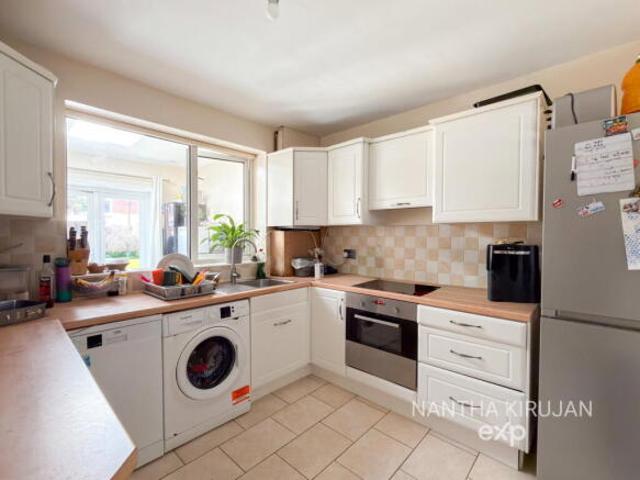 Cottage for rent in Carshalton, Greater London