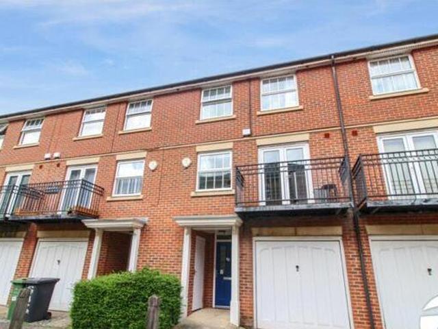 House for rent in Swanscombe and Greenhithe, Monks Orchard