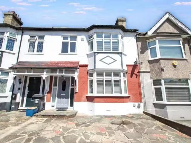House for rent in Woodford Bridge, Greater London