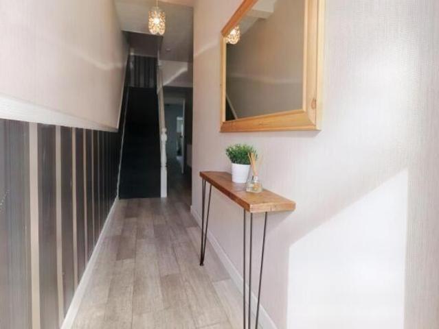 Cottage for rent in Pengam Green, Falcon Lodge