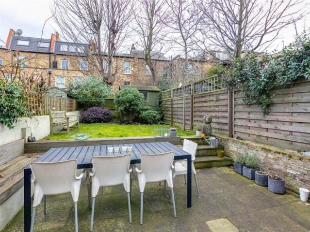 Cottage for rent in Hammersmith, Greater London