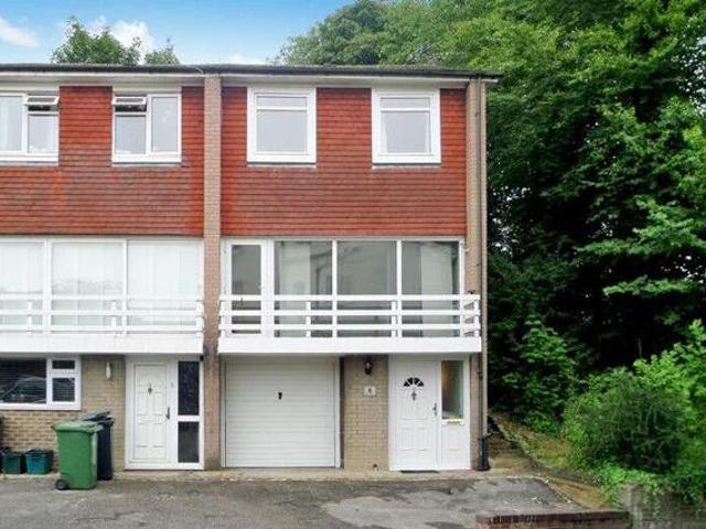 House for rent in Hatching Green, Five Acres