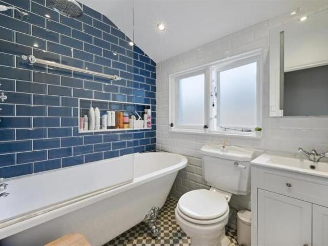 Cottage for rent in Wimbledon, Greater London
