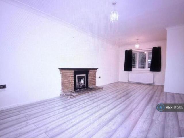Cottage for rent in Pudsey, West Yorkshire