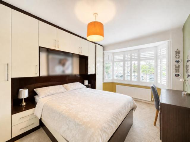 Cottage for rent in Cheam, Greater London