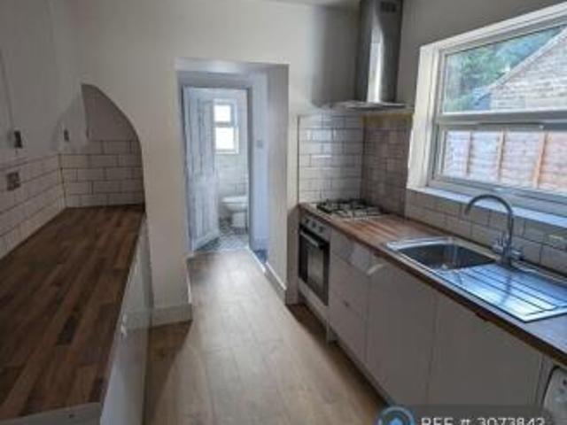 Cottage for rent in Poverest, Greater London