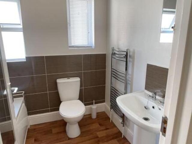 Cottage for rent in Follaton, Strode