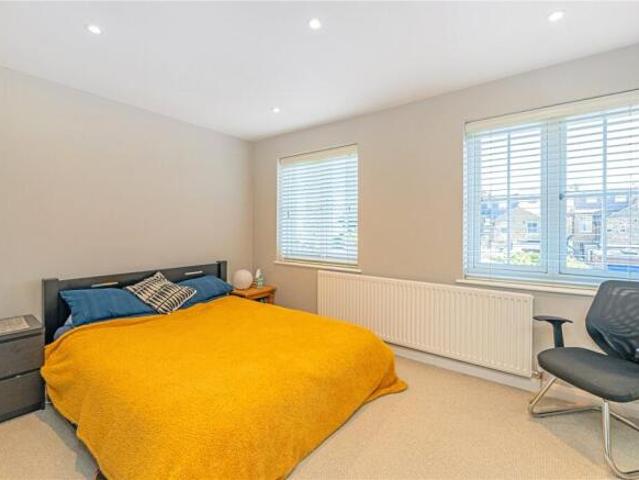 Cottage for rent in Twickenham, Greater London