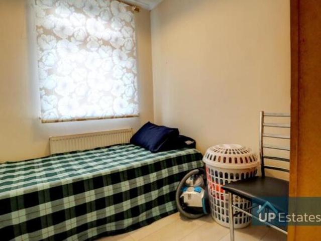 Cottage for rent in Coundon, West Midlands