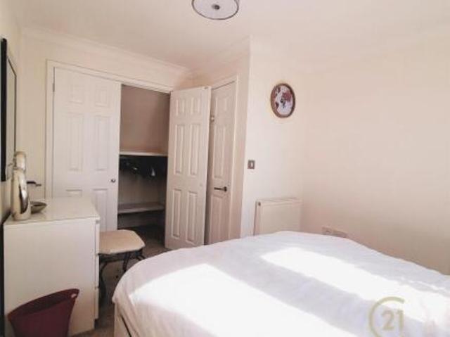 Cottage for rent in Kingston Upon Thames, Greater London