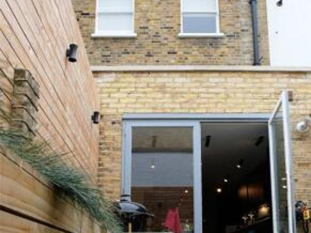 Cottage for rent in Cat Hill