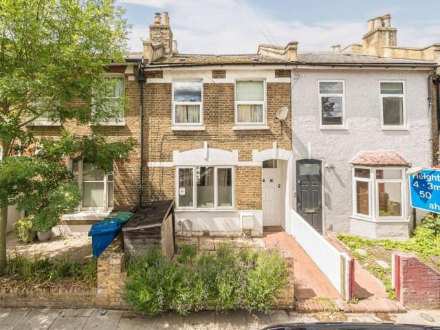Terraced House for rent in Peckham