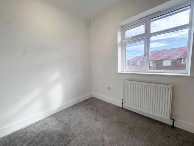 Cottage for rent in Cat Hill, England