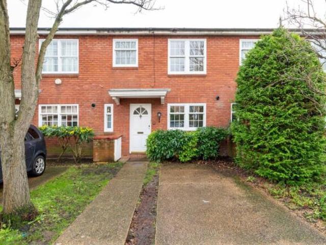 Cottage for rent in Chiswick, Greater London