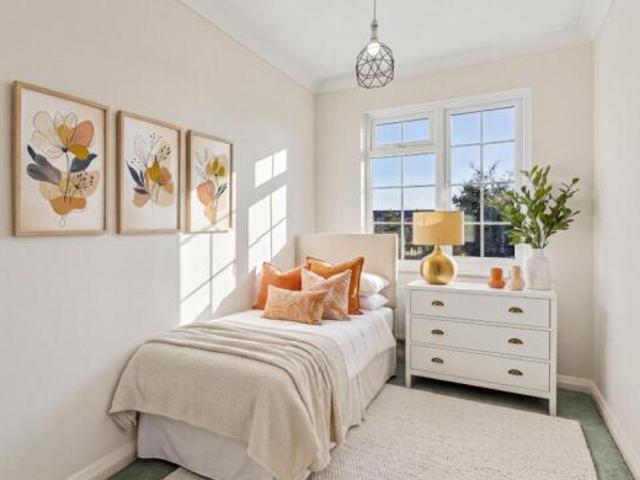 Cottage for rent in Chiswick, Greater London