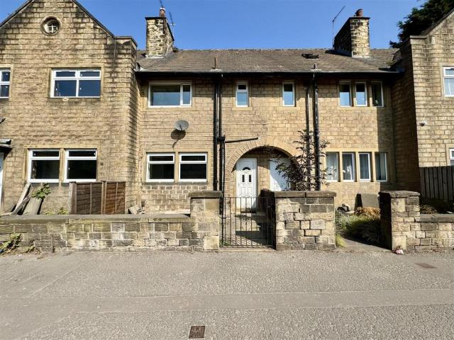 Terraced House for rent in Bradley