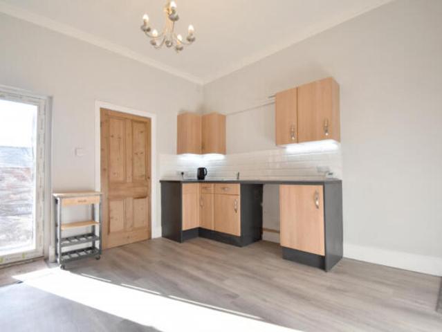 Cottage for rent in Garforth, West Yorkshire