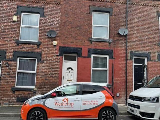 House for rent in East End Park, West Yorkshire