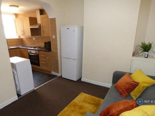 House for rent in Calderstones