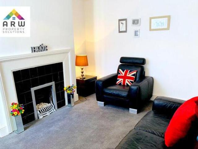 House for rent in Calderstones